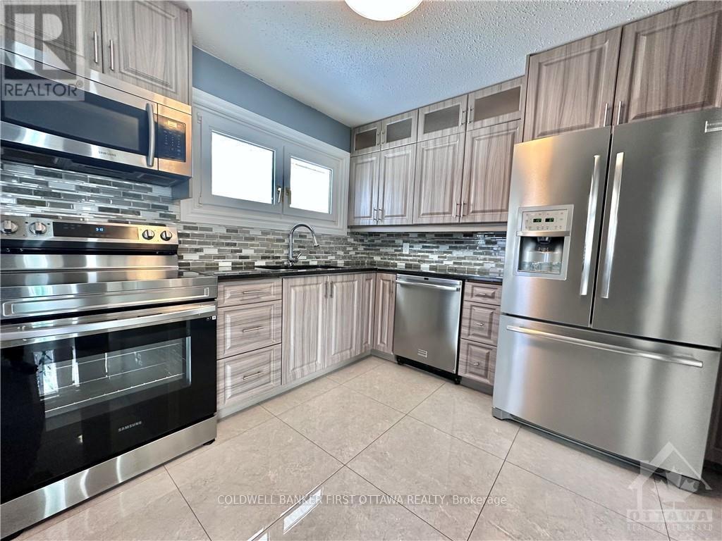 33 Wallford Way, Ottawa, Ontario  K2E 6B1 - Photo 6 - X13148560