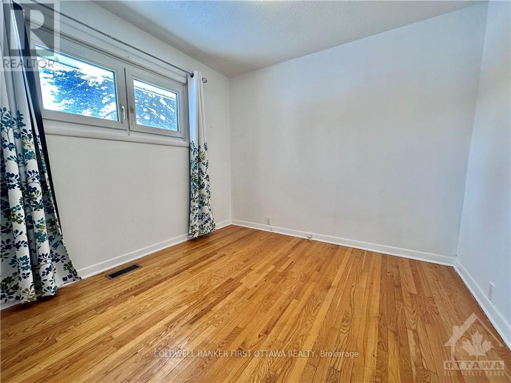 33 Wallford Way, Ottawa, Ontario  K2E 6B1 - Photo 8 - X13148560