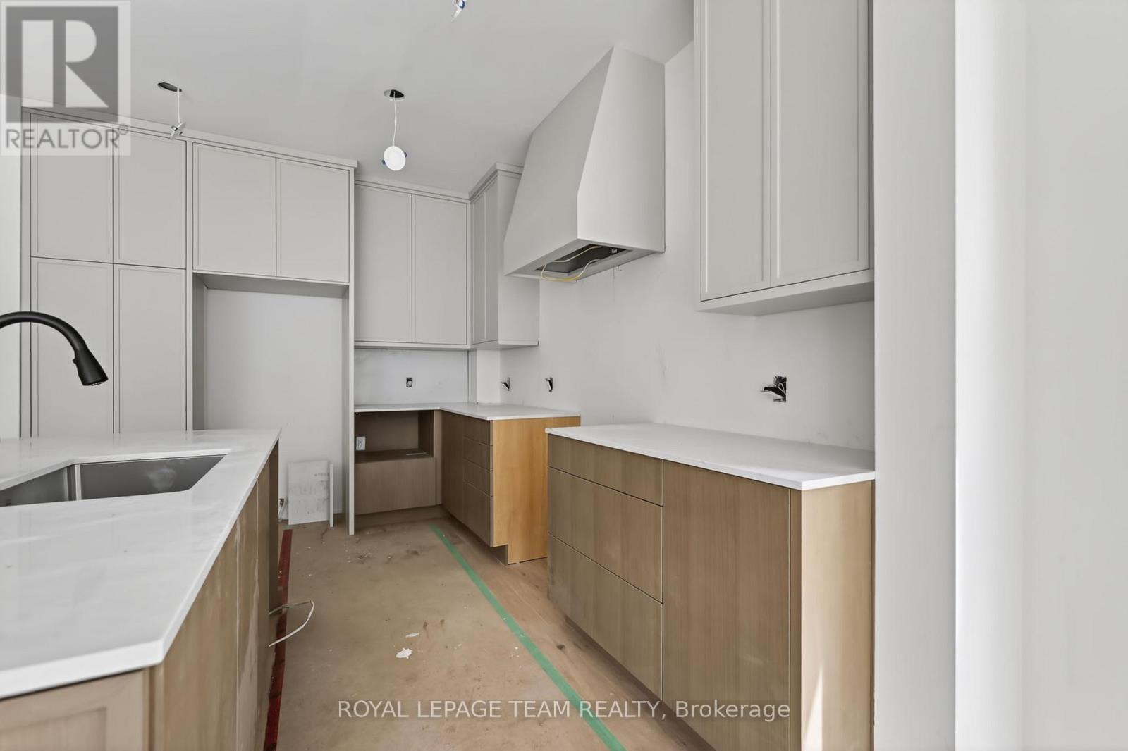 A - 608 Tweedsmuir Avenue, Ottawa, Ontario K1Z 5P3 - Photo 7 - X13148794