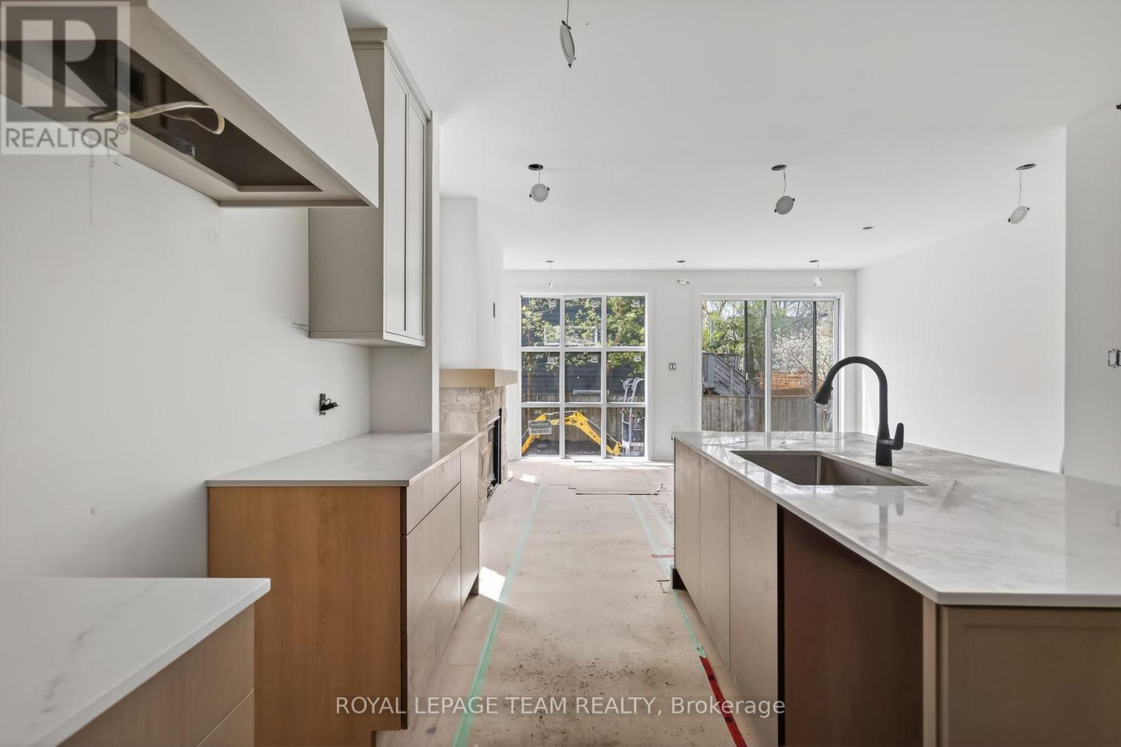 A - 608 Tweedsmuir Avenue, Ottawa, Ontario K1Z 5P3 - Photo 8 - X13148794
