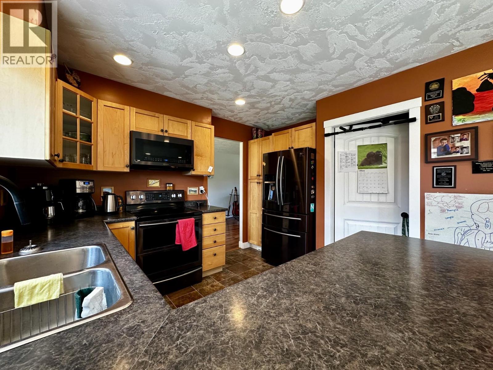 3263 Third Avenue, Smithers, British Columbia  V0J 2N0 - Photo 11 - R3125521