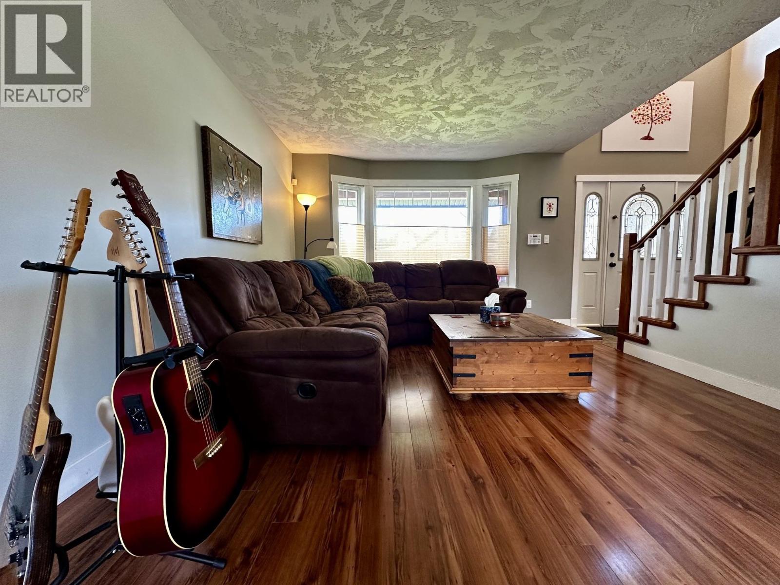 3263 Third Avenue, Smithers, British Columbia  V0J 2N0 - Photo 8 - R3125521