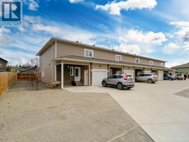 4-60 Caprice Court, Whitehorse, Yukon Y1A 0N6 - Photo 2 - 17272