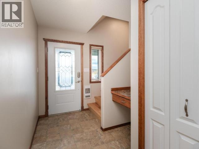 4-60 Caprice Court, Whitehorse, Yukon Y1A 0N6 - Photo 3 - 17272