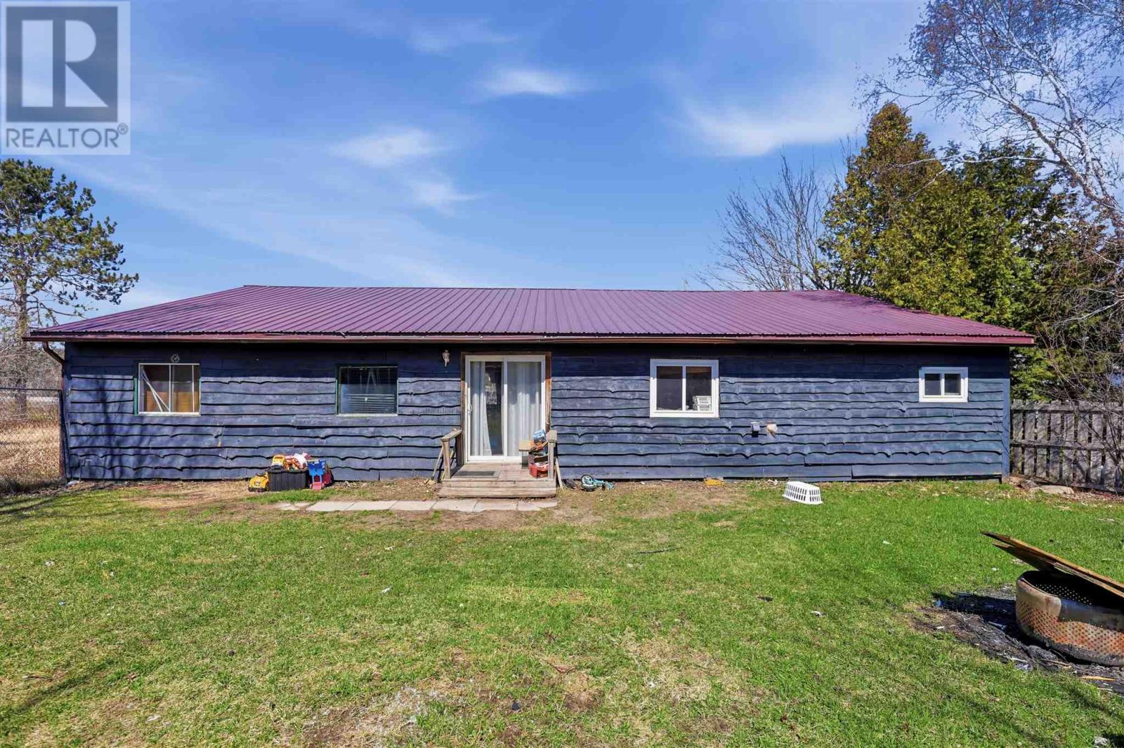 355 Boyle St, Thessalon, Ontario  P0R 1L0 - Photo 2 - SM260975