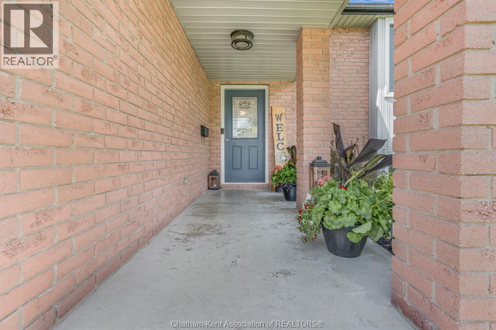 457 Mcnaughton Avenue East, Chatham, Ontario  N7L 2H2 - Photo 4 - 26011537