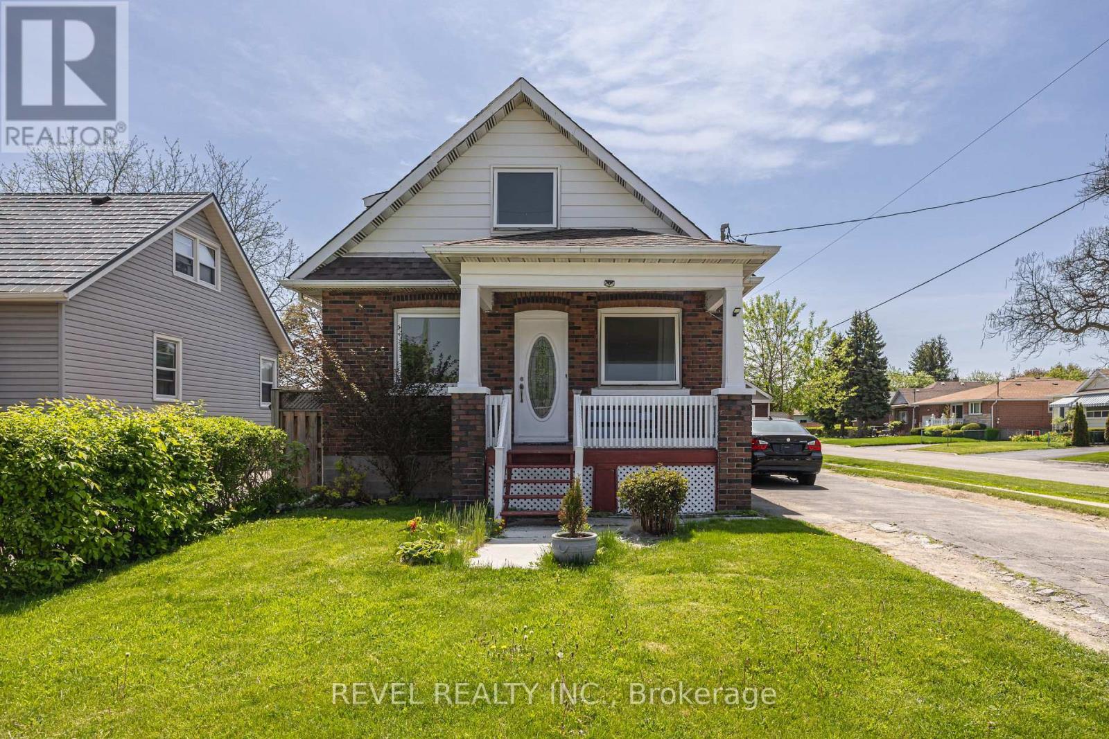 241 Annis Street, Oshawa, Ontario  L1H 3P8 - Photo 1 - E13148626