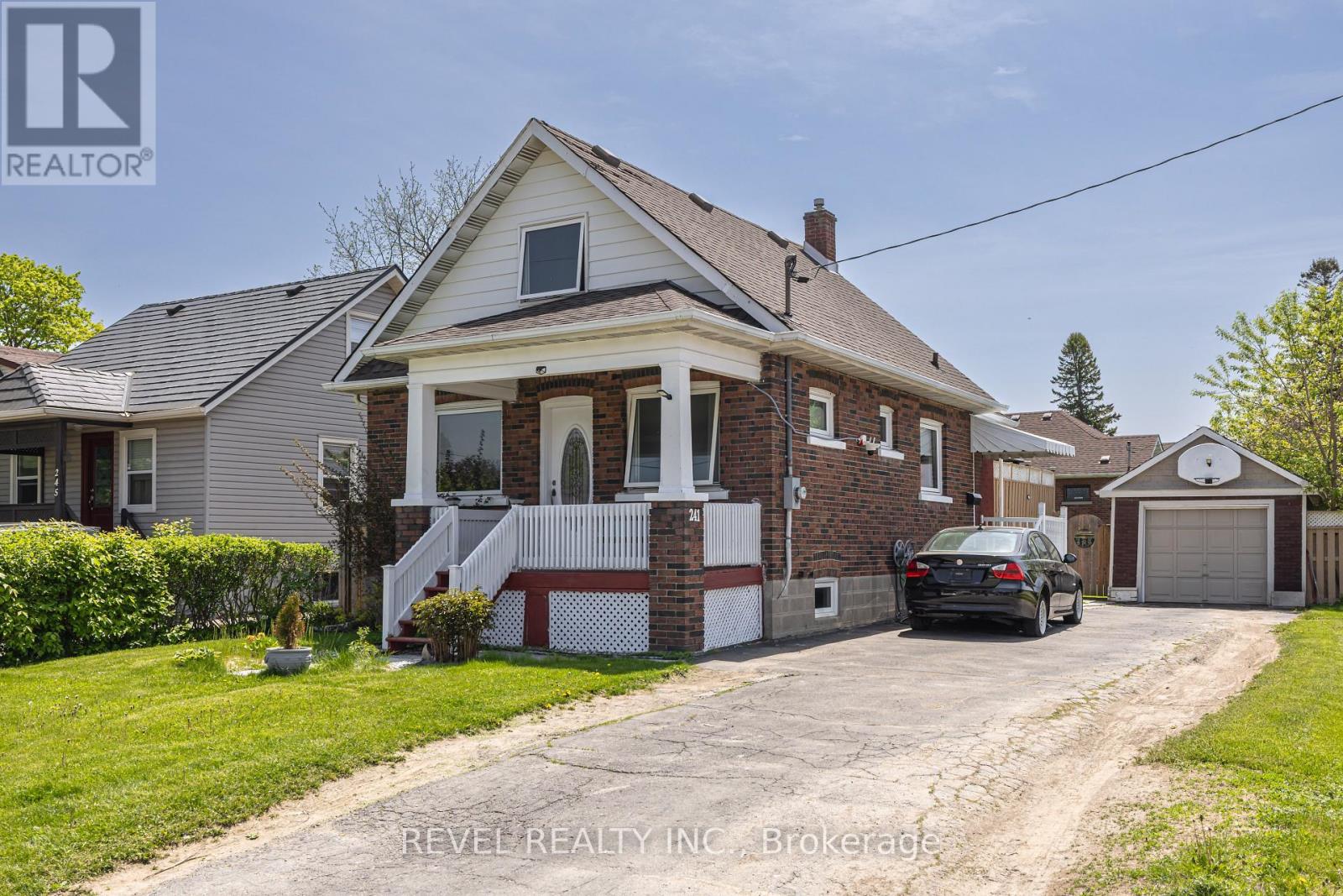 241 Annis Street, Oshawa, Ontario  L1H 3P8 - Photo 2 - E13148626