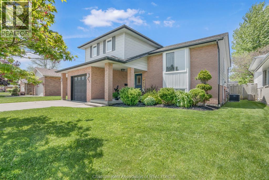 457 Mcnaughton Avenue East, Chatham, Ontario  N7L 2H2 - Photo 3 - 26011537