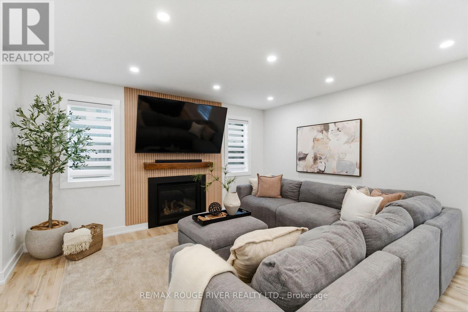 15 Virginia Drive, Whitby, Ontario  L1R 2Y1 - Photo 8 - E13148688