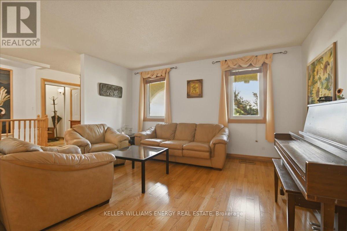 2033 Simcoe Street N, Oshawa, Ontario  L1H 7K4 - Photo 4 - E13148764
