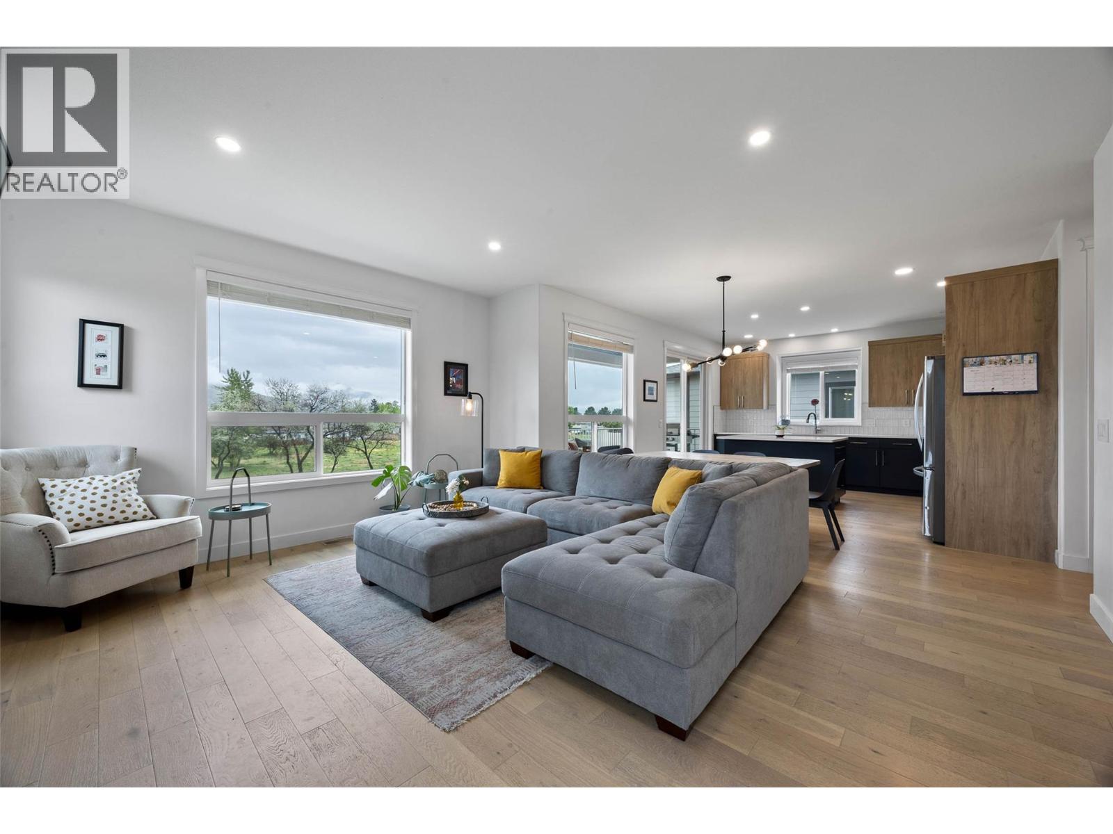 2575 Elston Drive Unit# 109, Kamloops, British Columbia  V2B 0J9 - Photo 6 - 10387565