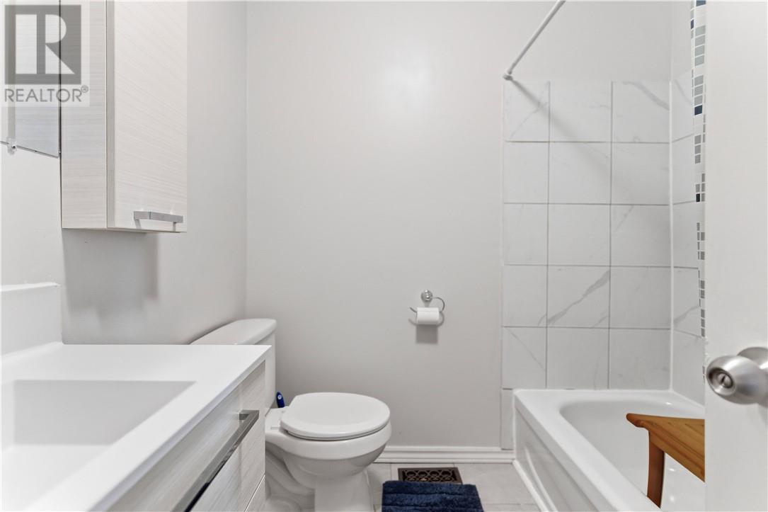 1638 Springbrook, Greater Sudbury, Ontario P3A 5E1 - Photo 13 - 2127885