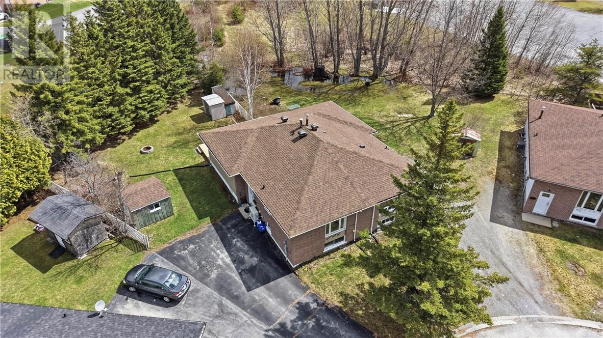 1638 Springbrook, Greater Sudbury, Ontario P3A 5E1 - Photo 2 - 2127885