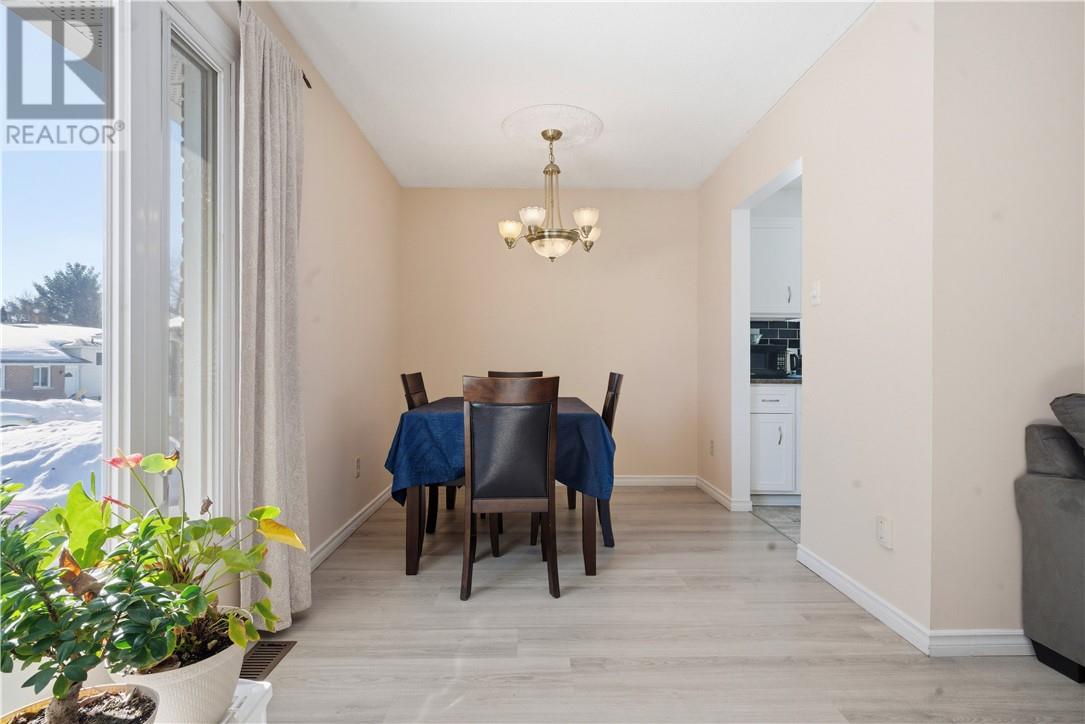 1638 Springbrook, Greater Sudbury, Ontario P3A 5E1 - Photo 6 - 2127885