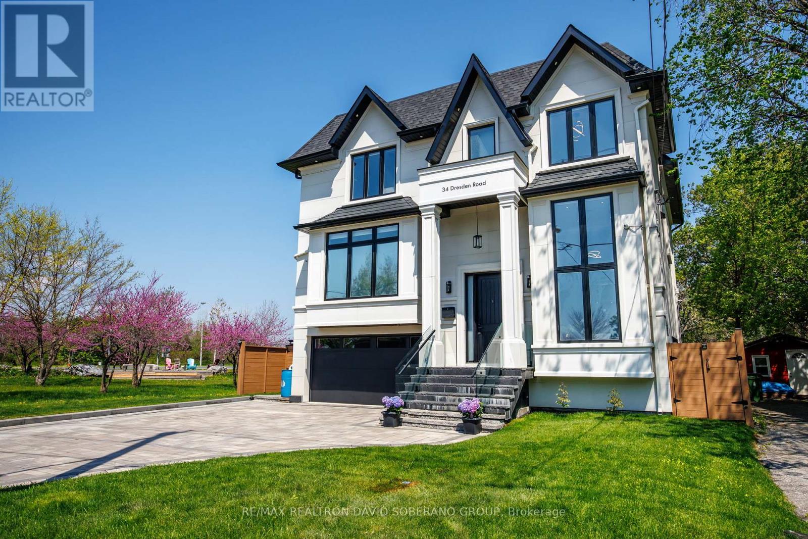 34 Dresden Road, Toronto, Ontario  M3H 1W9 - Photo 1 - C13148556