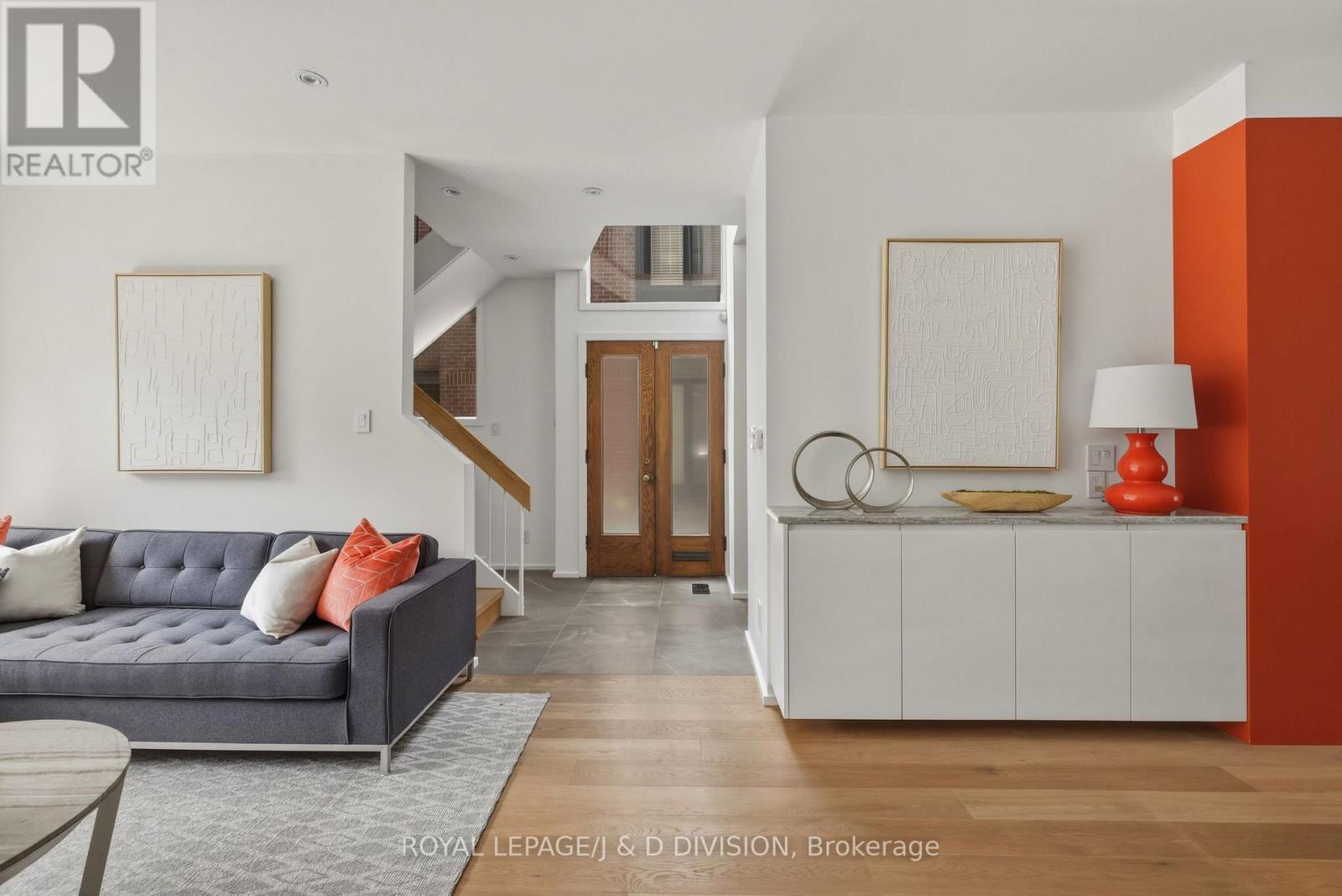 11C TRANBY AVENUE, Toronto, Ontario