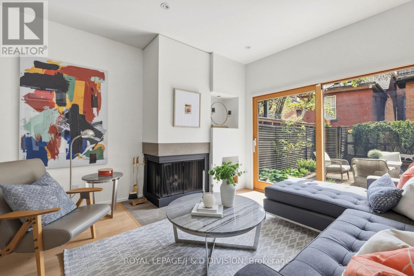 11c Tranby Avenue, Toronto, Ontario  M5R 1N4 - Photo 2 - C13148720
