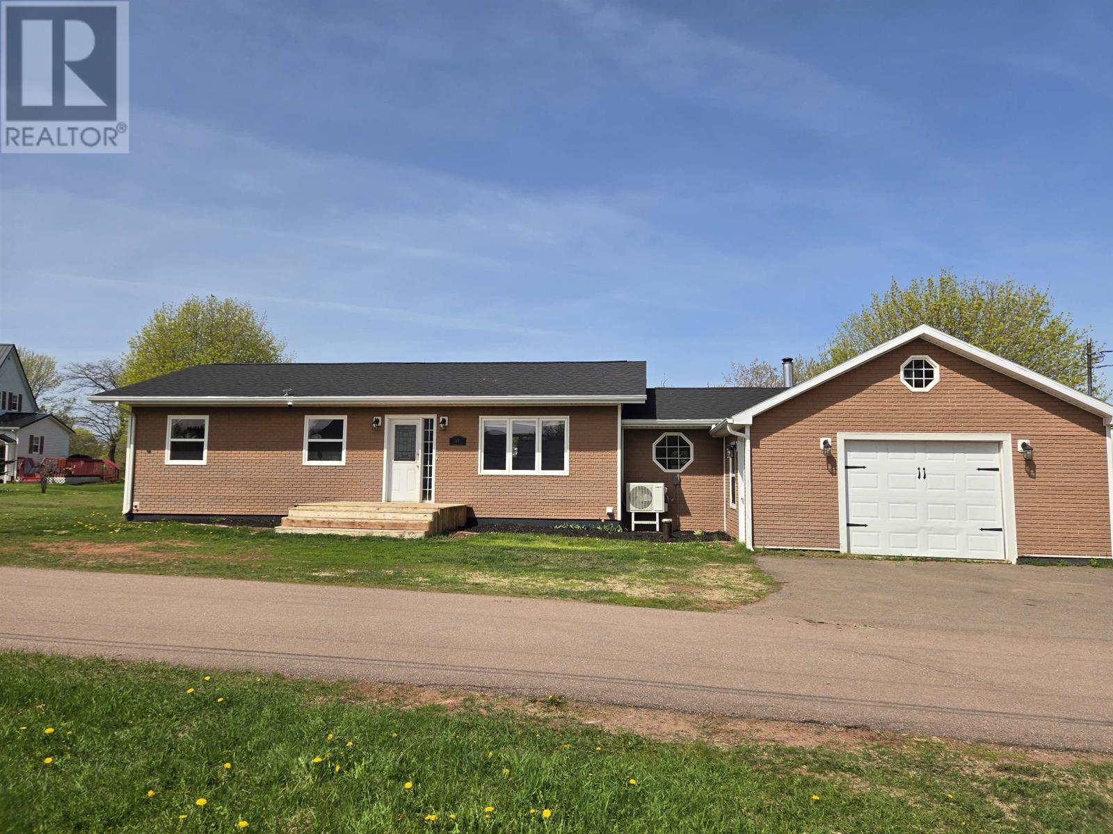 11 Fraser Avenue, Northport, Prince Edward Island  C0B 1B0 - Photo 2 - 202611476