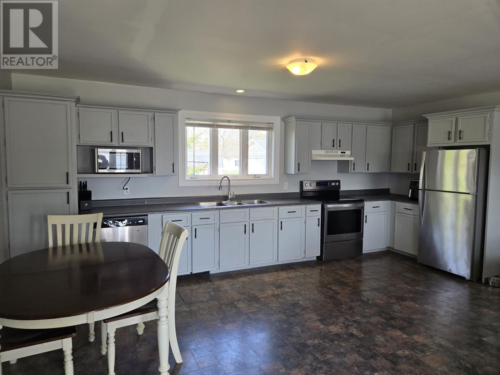 11 Fraser Avenue, Northport, Prince Edward Island  C0B 1B0 - Photo 3 - 202611476
