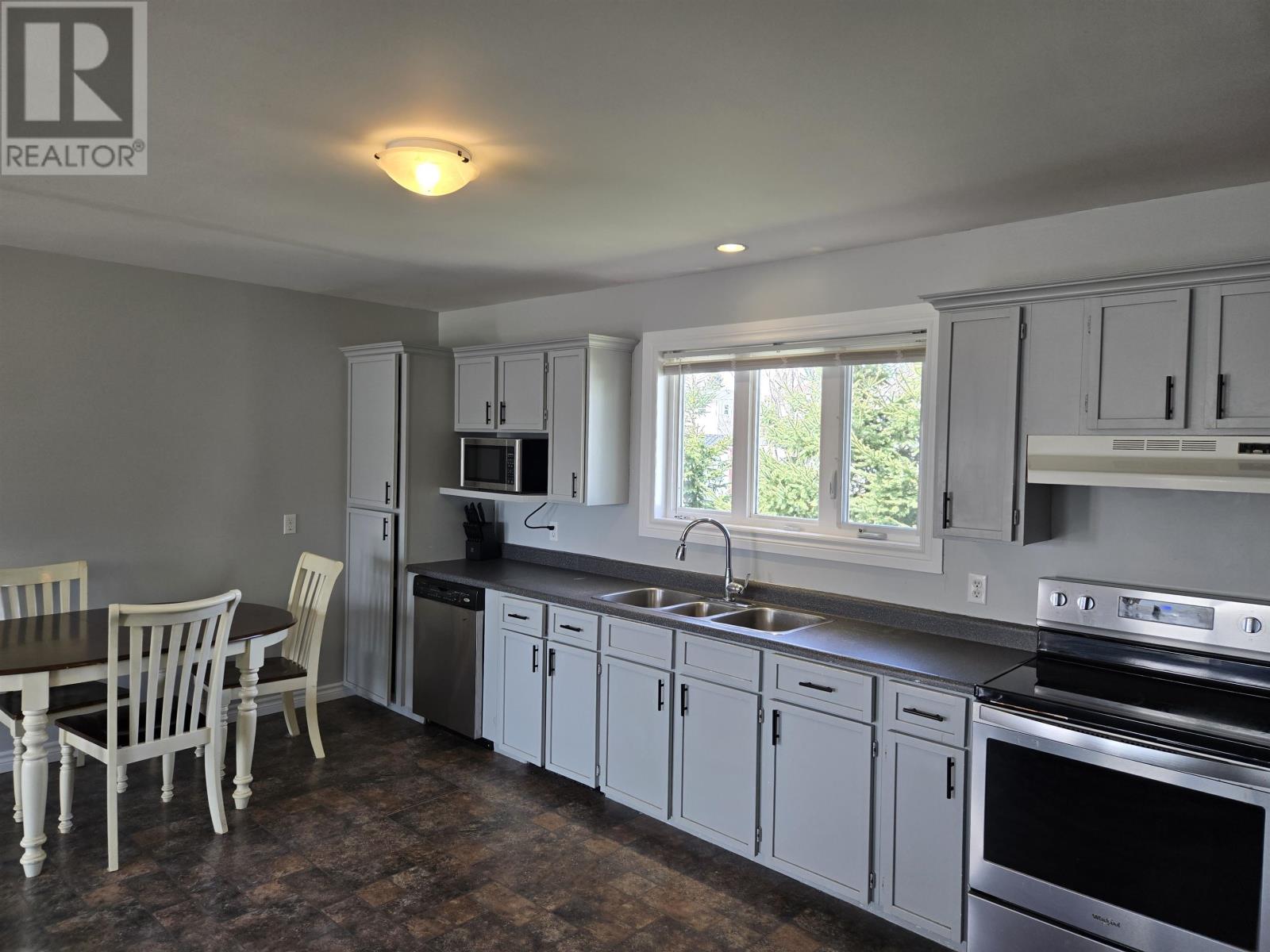 11 Fraser Avenue, Northport, Prince Edward Island  C0B 1B0 - Photo 6 - 202611476