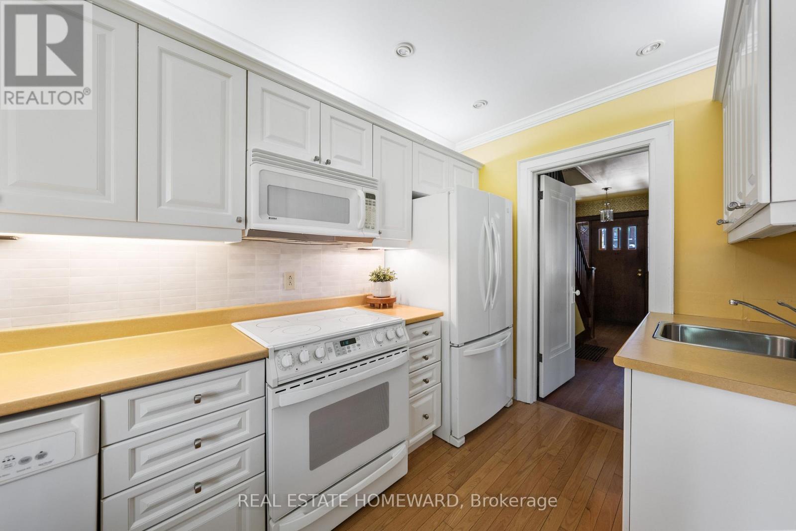 89 Scarboro Beach Boulevard, Toronto, Ontario  M4E 2W9 - Photo 11 - E13148658