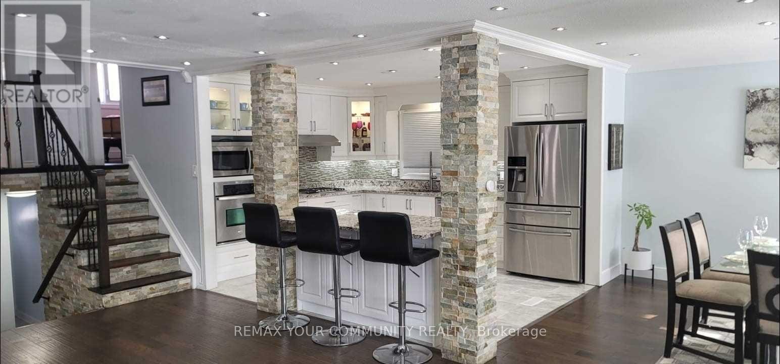 Upper - 60 Manorglen Crescent, Toronto, Ontario  M1S 1W4 - Photo 9 - E13148738