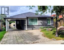 UPPER - 60 MANORGLEN CRESCENT, Toronto, Ontario