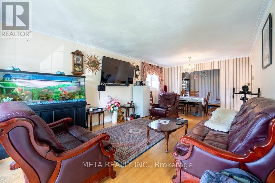 79 Chestermere Boulevard, Toronto, Ontario M1J 2Y2 - Photo 4 - E13148746