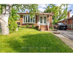 79 CHESTERMERE BOULEVARD, Toronto, Ontario