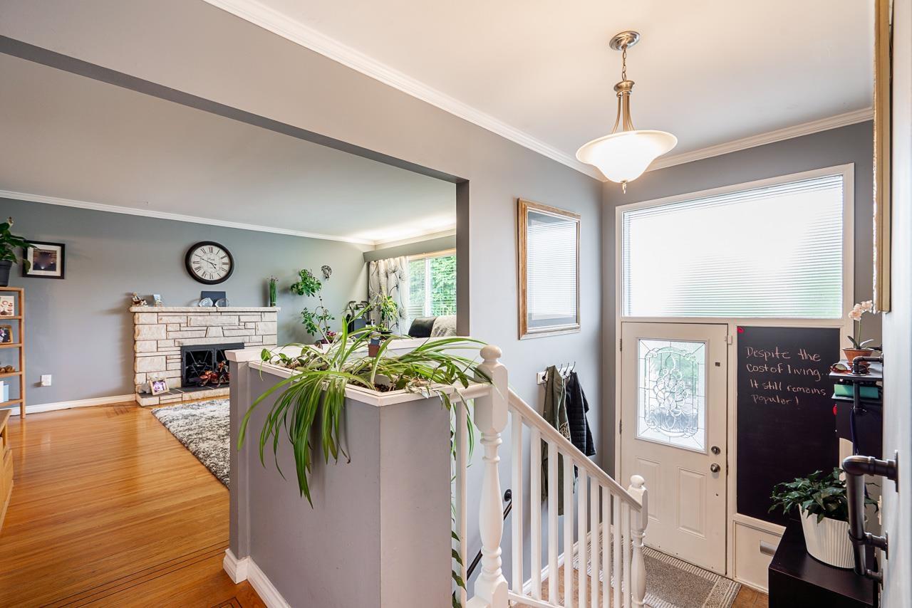 12528 Pinewood Crescent, Surrey, British Columbia  V3V 2L5 - Photo 3 - R3122761