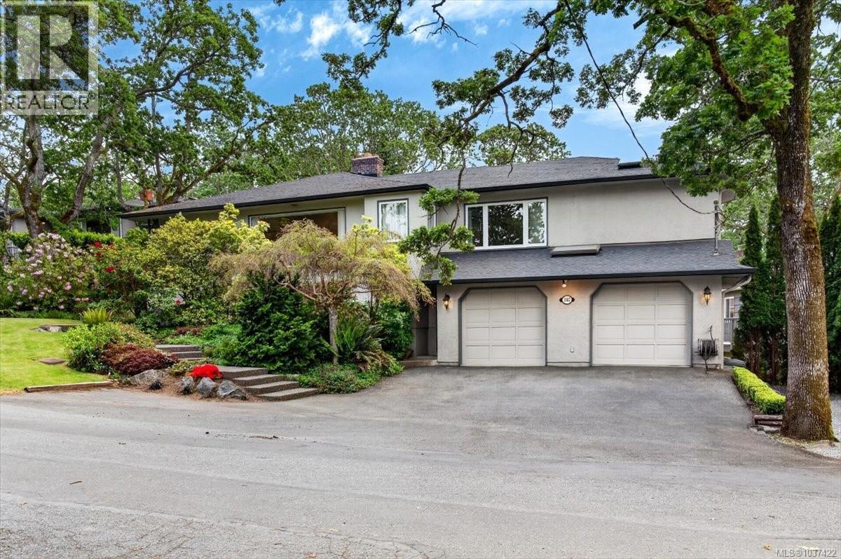 1567 Athlone Dr, Saanich, British Columbia  V8P 2T2 - Photo 5 - 1037422