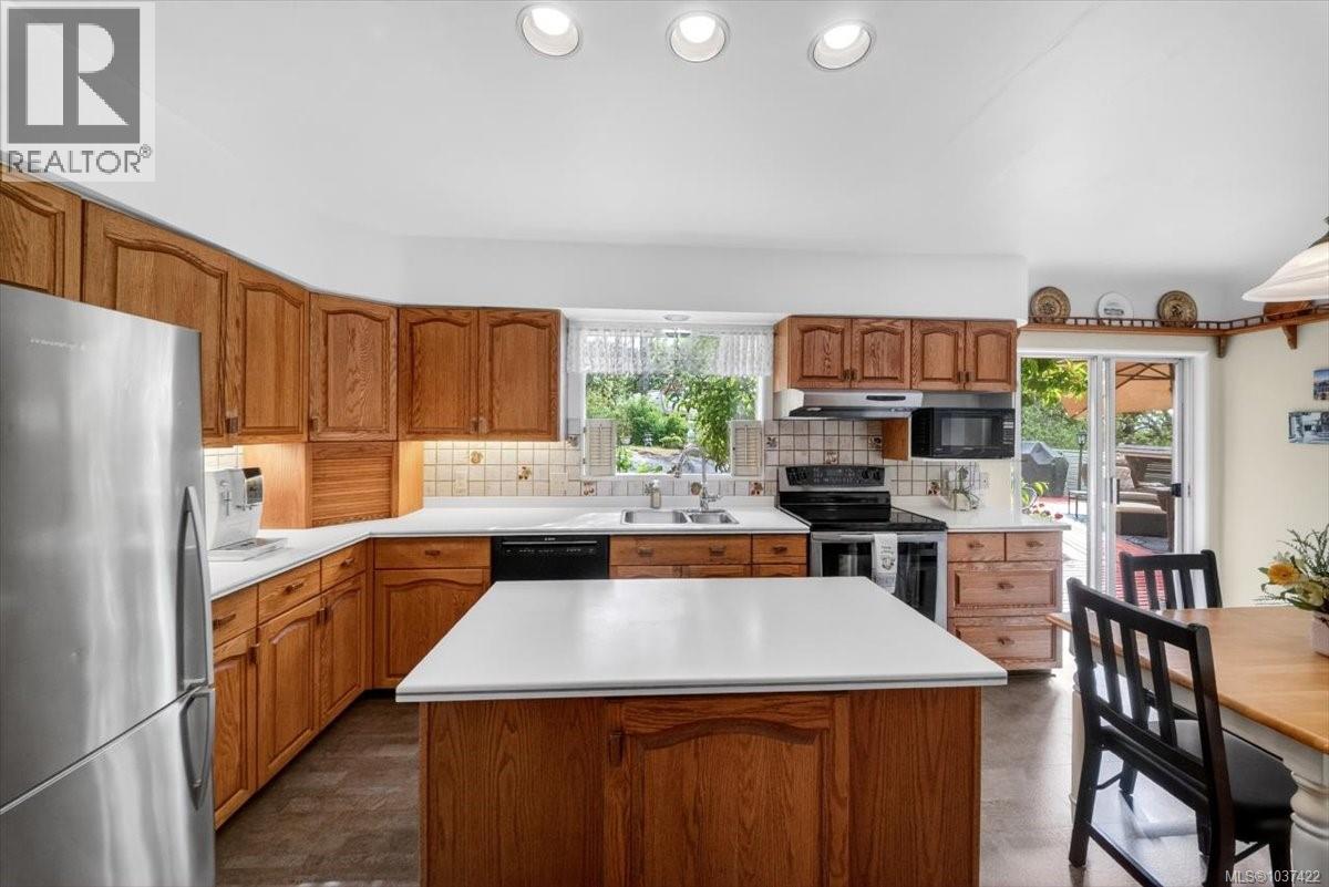 1567 Athlone Dr, Saanich, British Columbia  V8P 2T2 - Photo 20 - 1037422