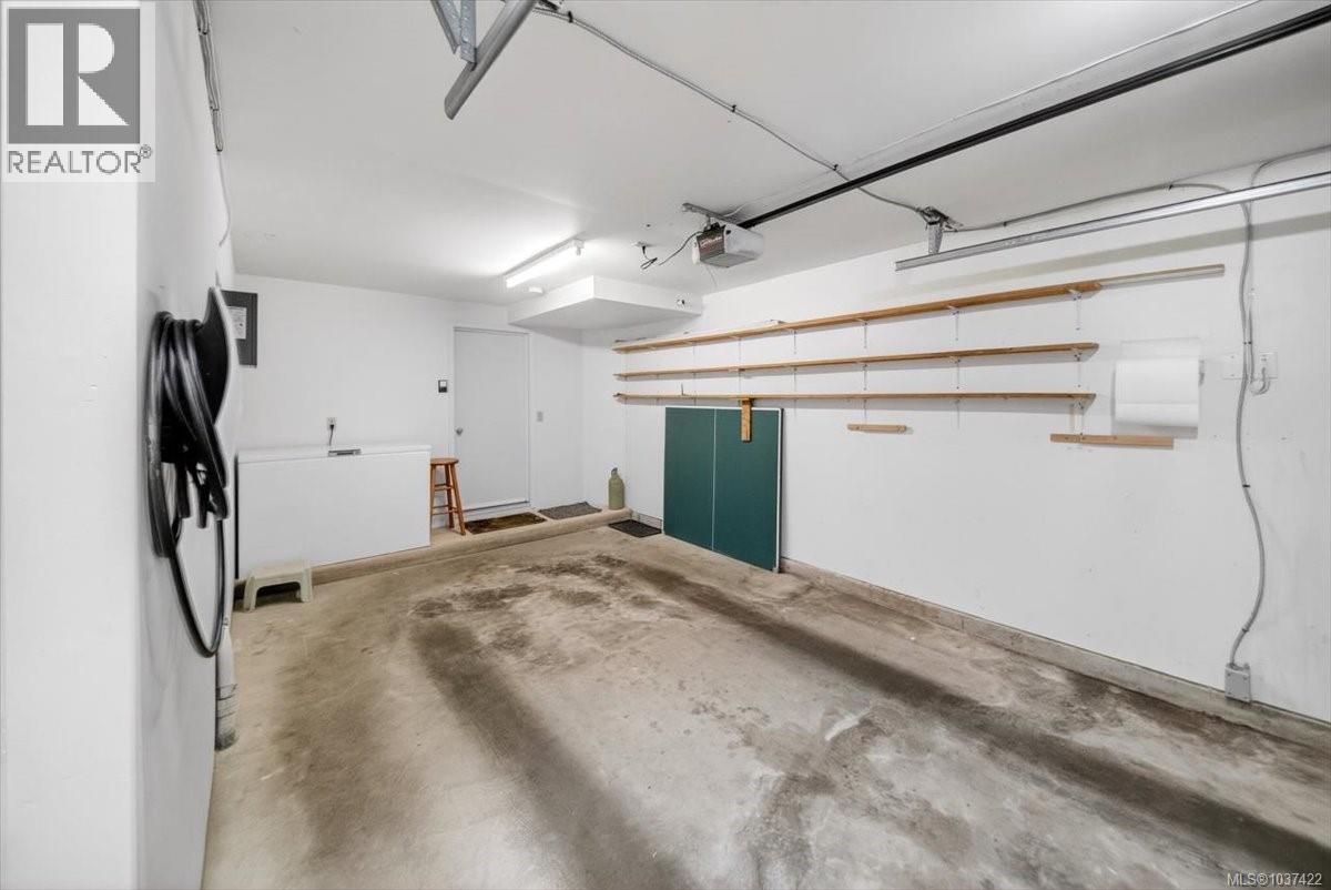 1567 Athlone Dr, Saanich, British Columbia  V8P 2T2 - Photo 49 - 1037422