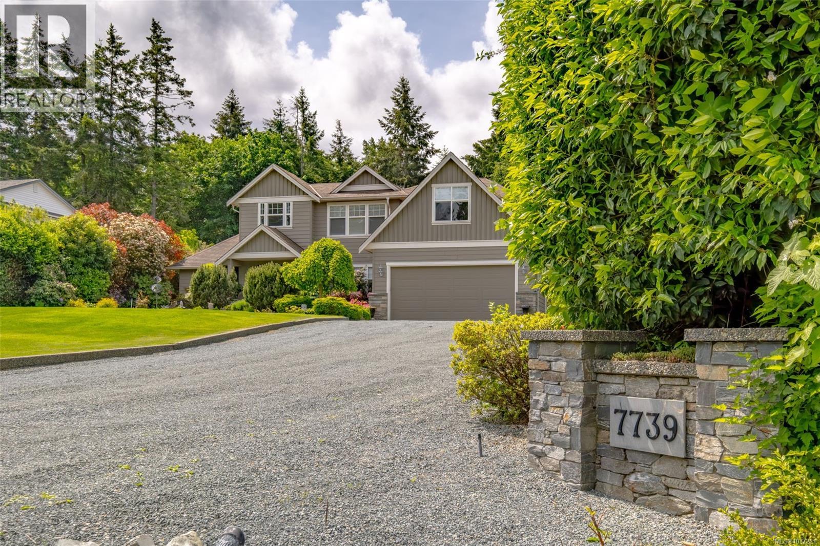 7739 Clark Dr, Lantzville, British Columbia  V0N 2H0 - Photo 2 - 1037221