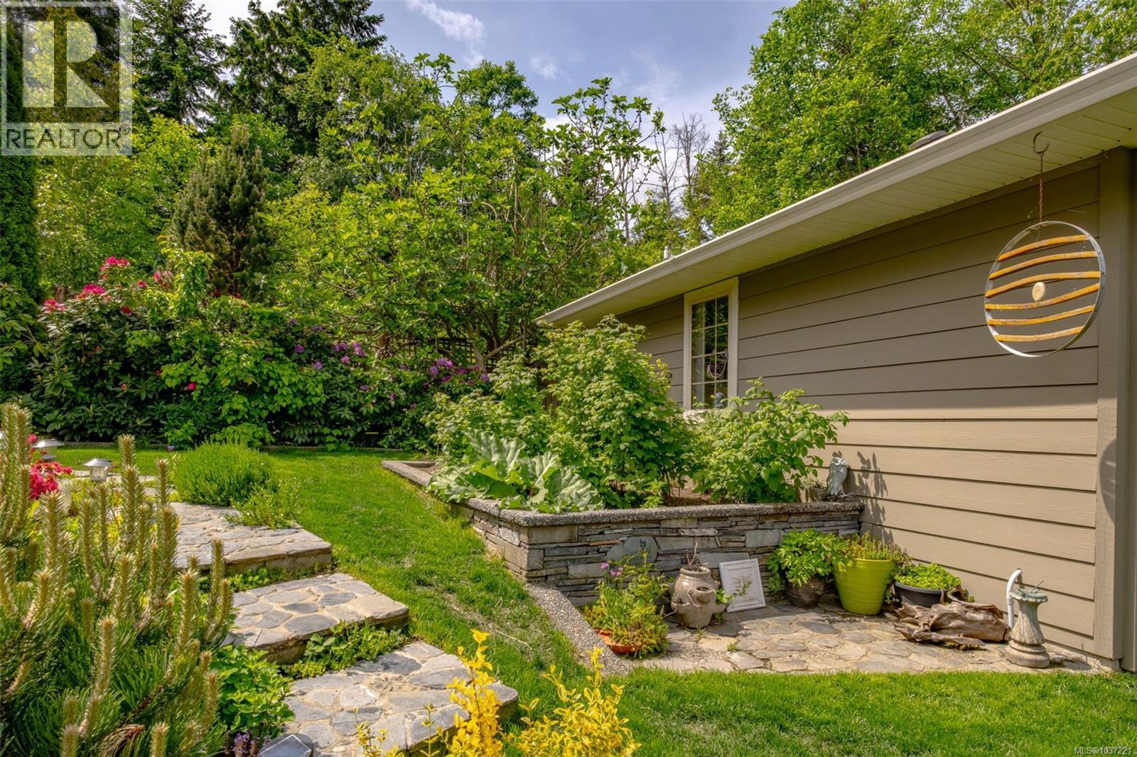 7739 Clark Dr, Lantzville, British Columbia  V0N 2H0 - Photo 77 - 1037221