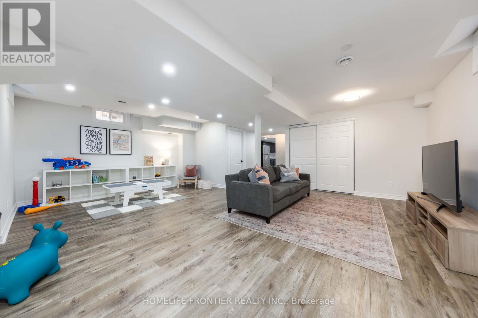 286 Helen Avenue, Markham, Ontario  L3R 1K1 - Photo 37 - N13148624