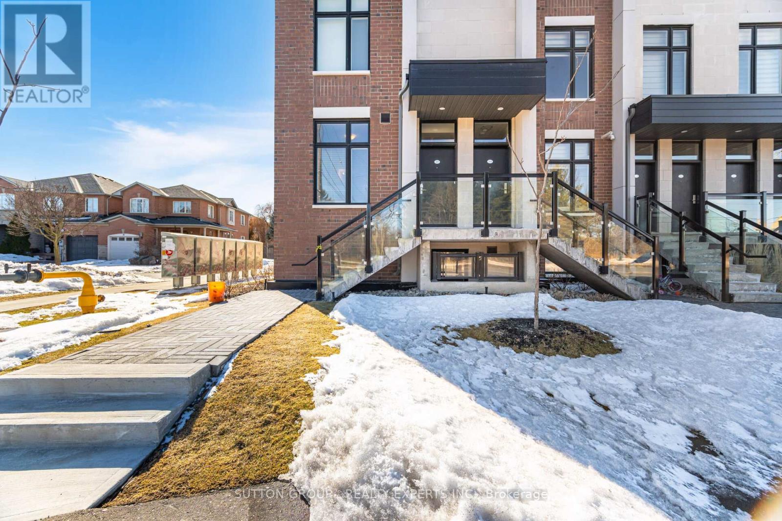 L109 - 9560 Islington Avenue, Vaughan, Ontario  L4H 4Z5 - Photo 3 - N13148682