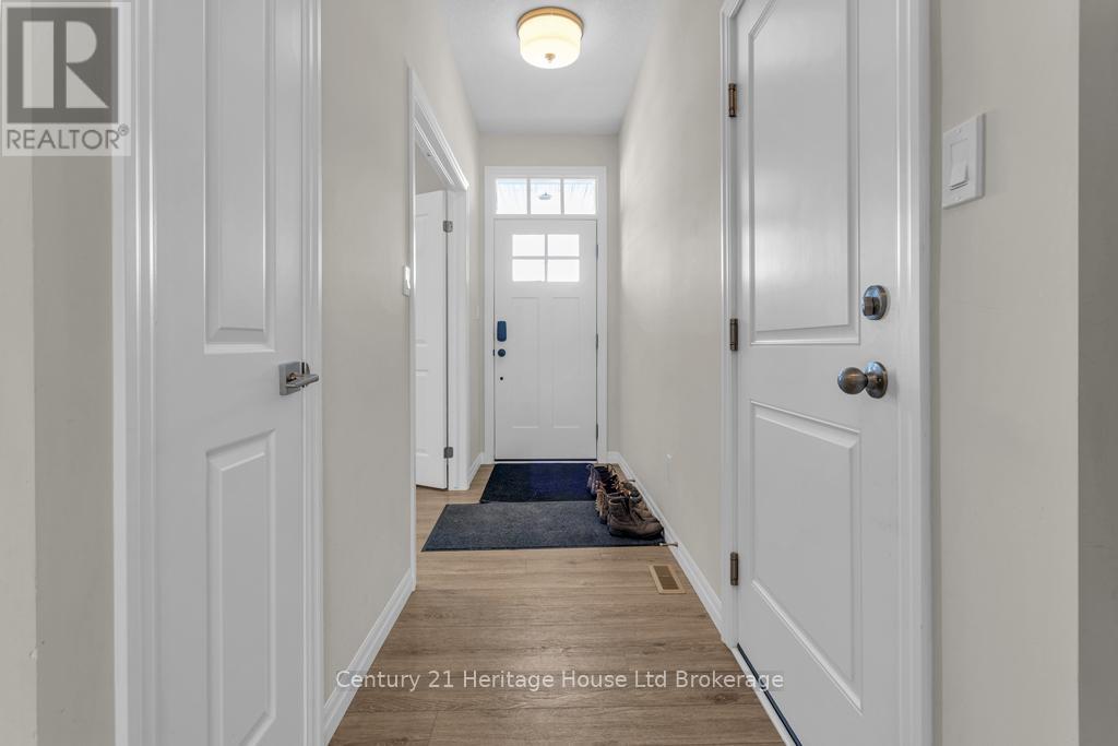 19 Livingston Drive, Tillsonburg, Ontario  N4G 0J3 - Photo 4 - X13148960