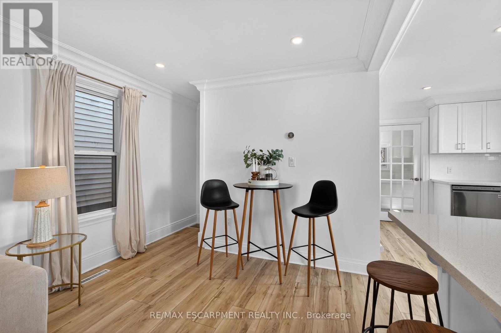 8 East 23rd Street, Hamilton, Ontario  L8V 2W6 - Photo 6 - X12879232