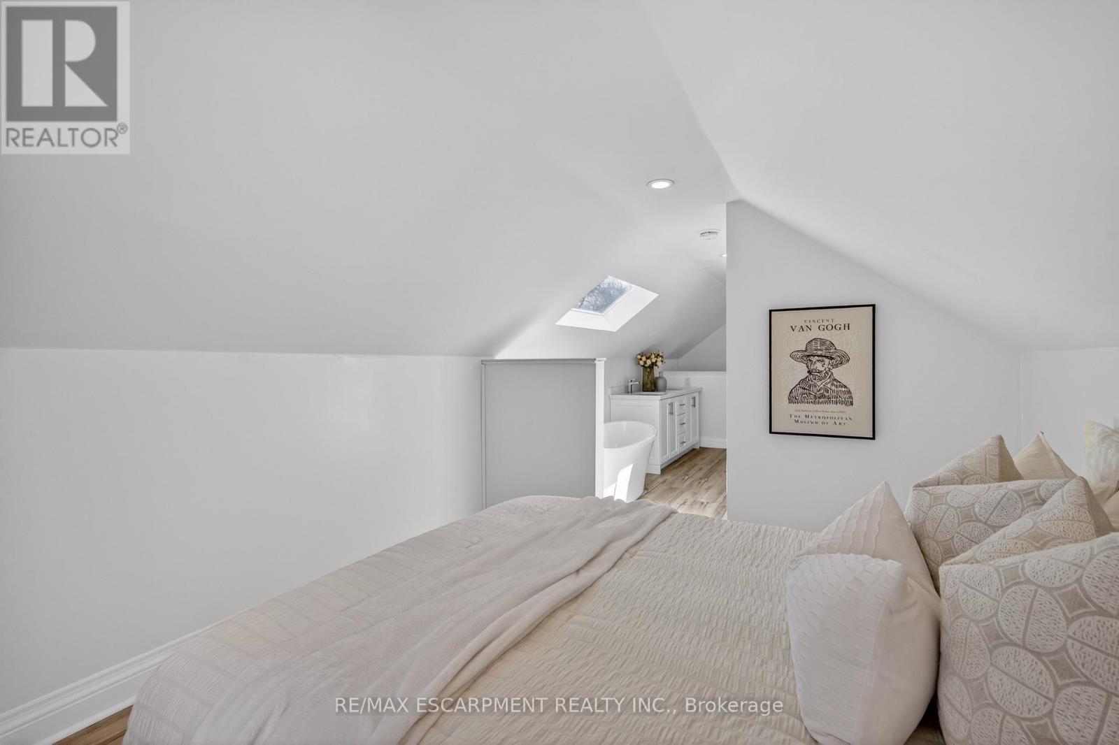 8 East 23rd Street, Hamilton, Ontario  L8V 2W6 - Photo 30 - X12879232