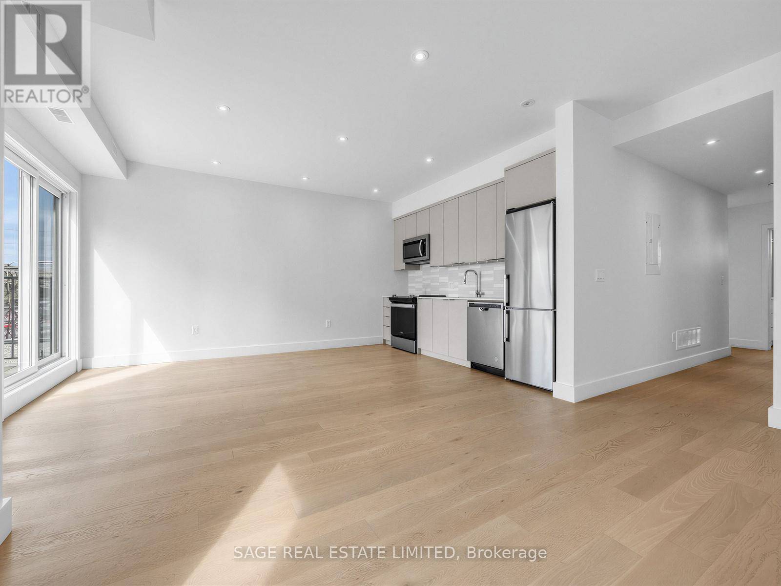 3 - 909 Castlefield Avenue, Toronto, Ontario  M6B 1C9 - Photo 4 - W13148580