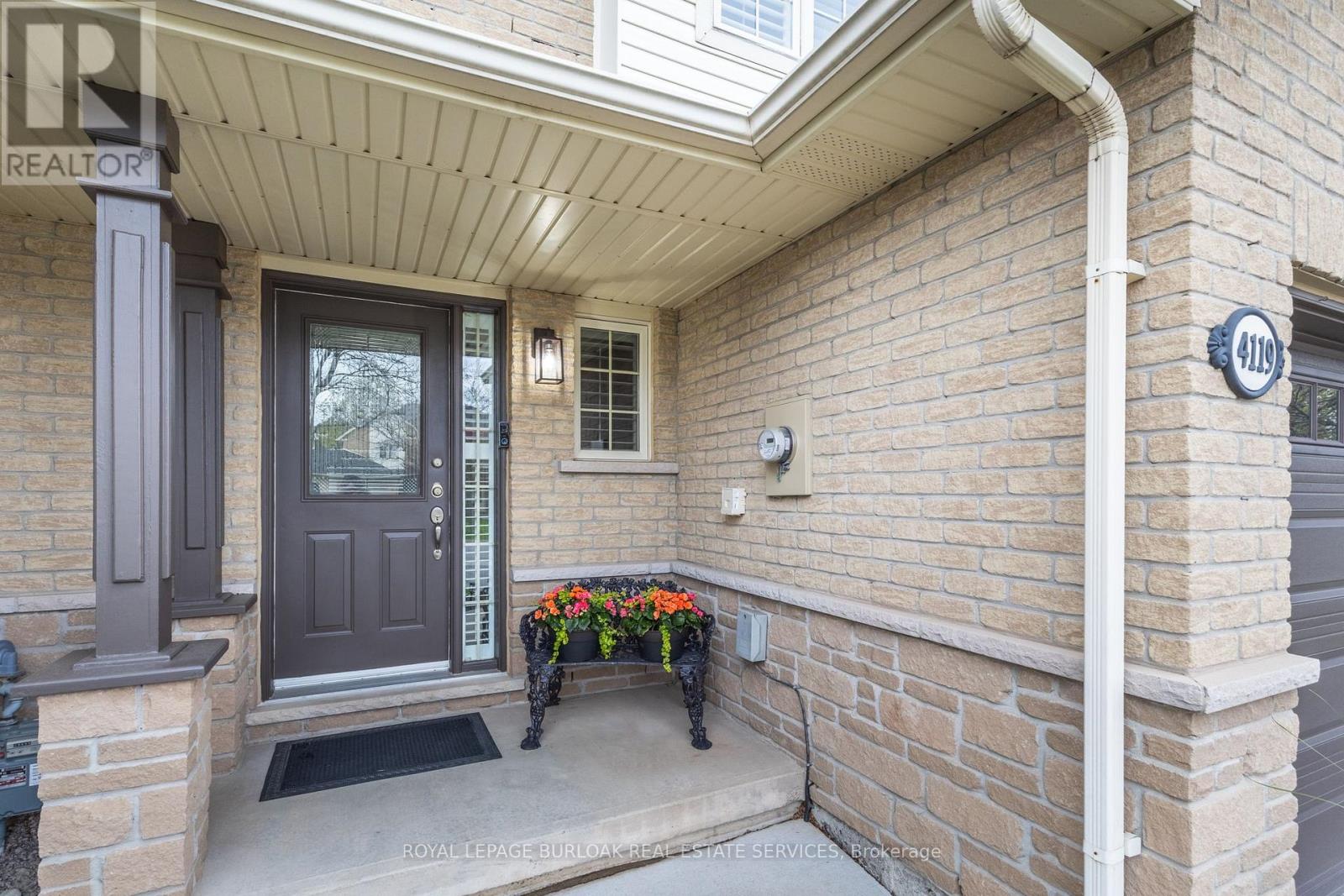 4119 Foxwood Drive, Burlington, Ontario  L7M 4L3 - Photo 5 - W13148598