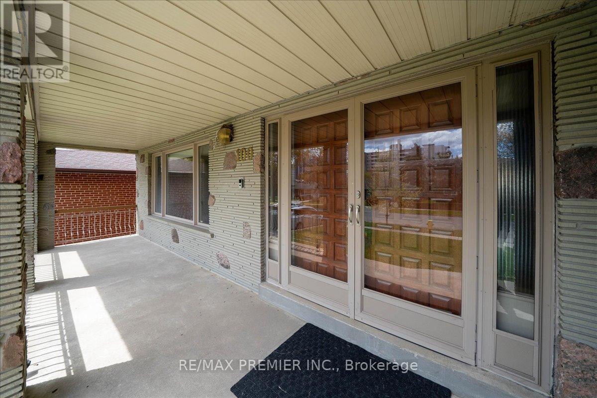100 Hallsport Crescent, Toronto, Ontario  M3M 2K6 - Photo 2 - W13148630