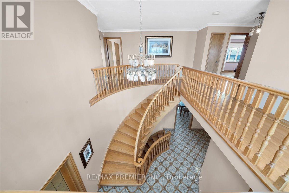 100 Hallsport Crescent, Toronto, Ontario  M3M 2K6 - Photo 20 - W13148630