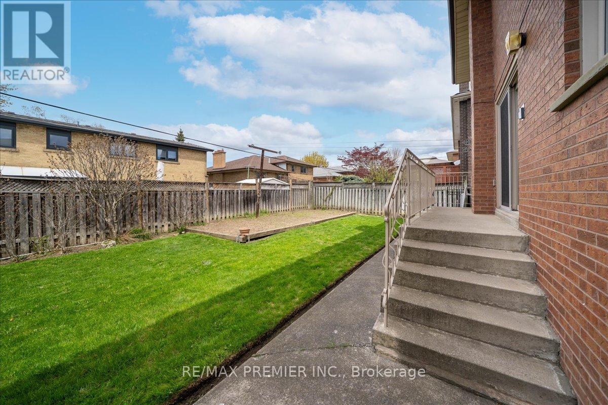 100 Hallsport Crescent, Toronto, Ontario  M3M 2K6 - Photo 48 - W13148630