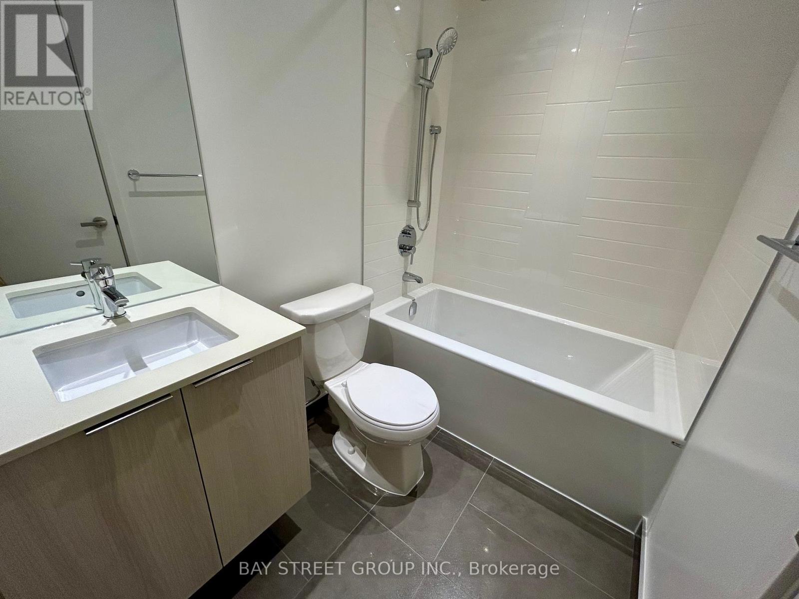 1212 - 448 Burnhamthorpe Road W, Mississauga, Ontario  L5B 4M6 - Photo 10 - W13148762
