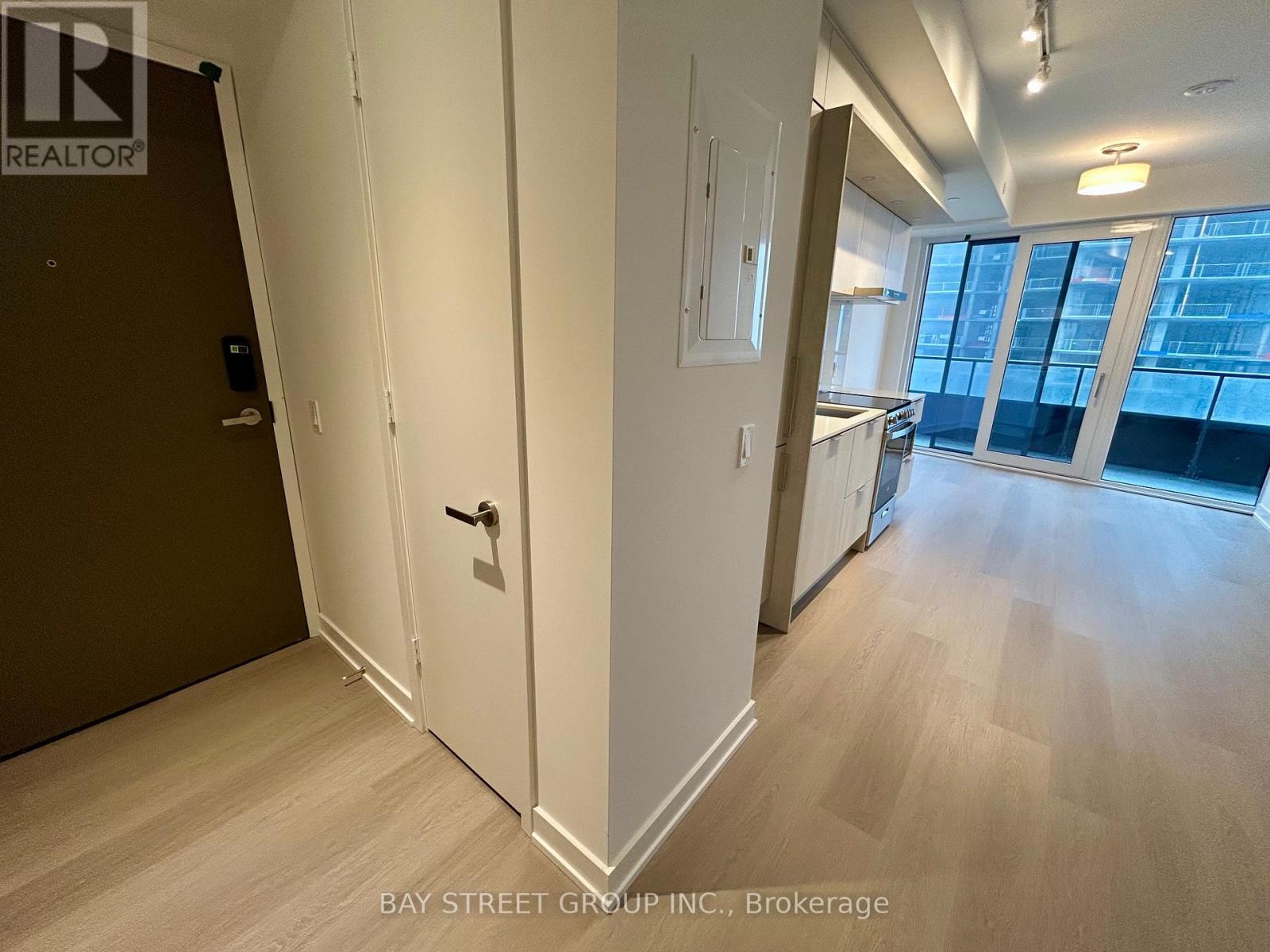 1212 - 448 Burnhamthorpe Road W, Mississauga, Ontario  L5B 4M6 - Photo 11 - W13148762