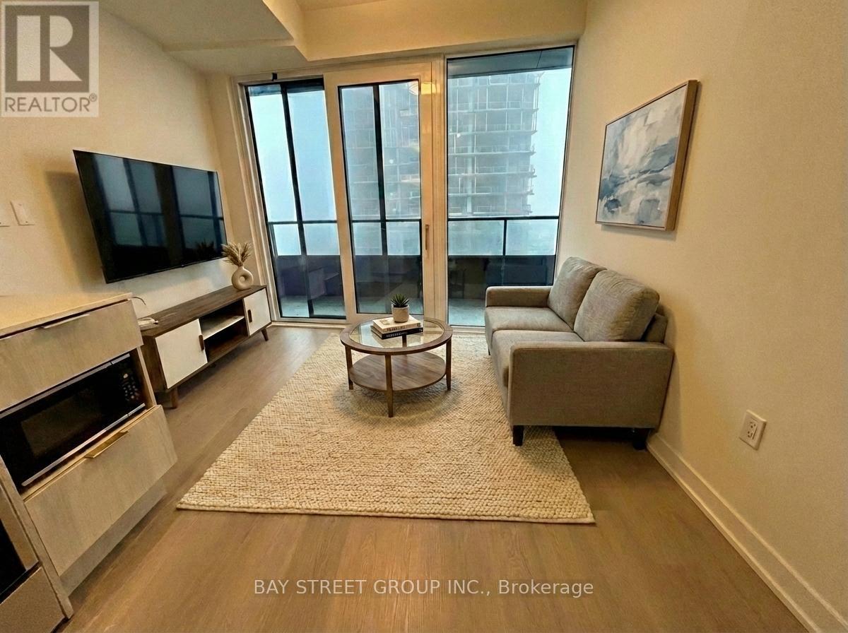 1212 - 448 Burnhamthorpe Road W, Mississauga, Ontario  L5B 4M6 - Photo 2 - W13148762