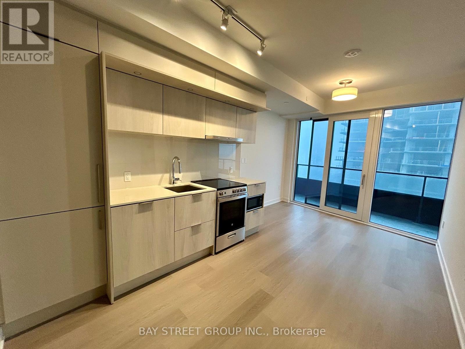 1212 - 448 Burnhamthorpe Road W, Mississauga, Ontario  L5B 4M6 - Photo 4 - W13148762